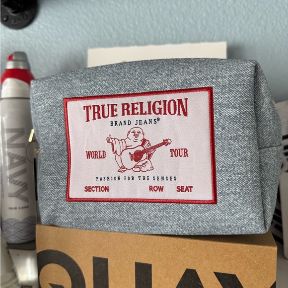 True Religion Gray Travel Bag with Red Logo - Picture 1 of 4